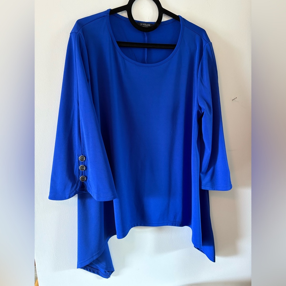 In’Voland “Shark Bite” Swing Top w Button Trim. Sz 18W. Soft & Easy Wearing Knit